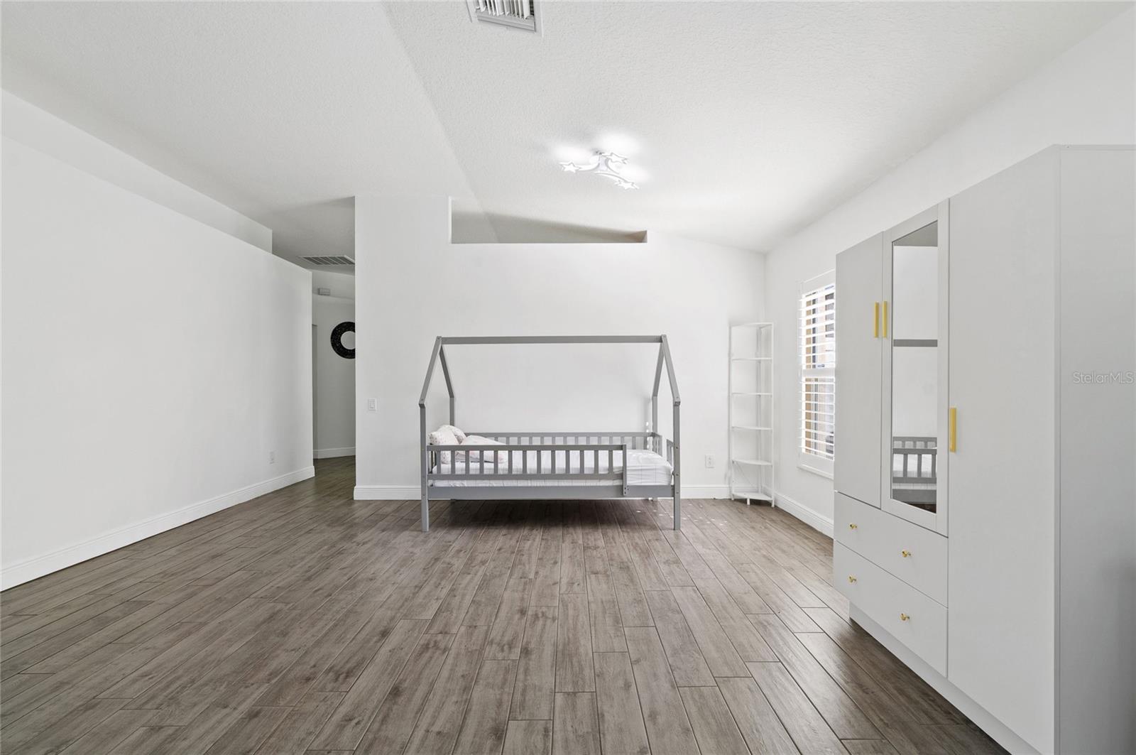 SOUTH POINTE PH 7 - Residential