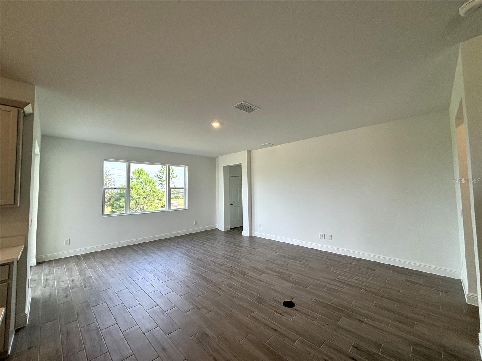 7252 ROLLING LEAF ROAD