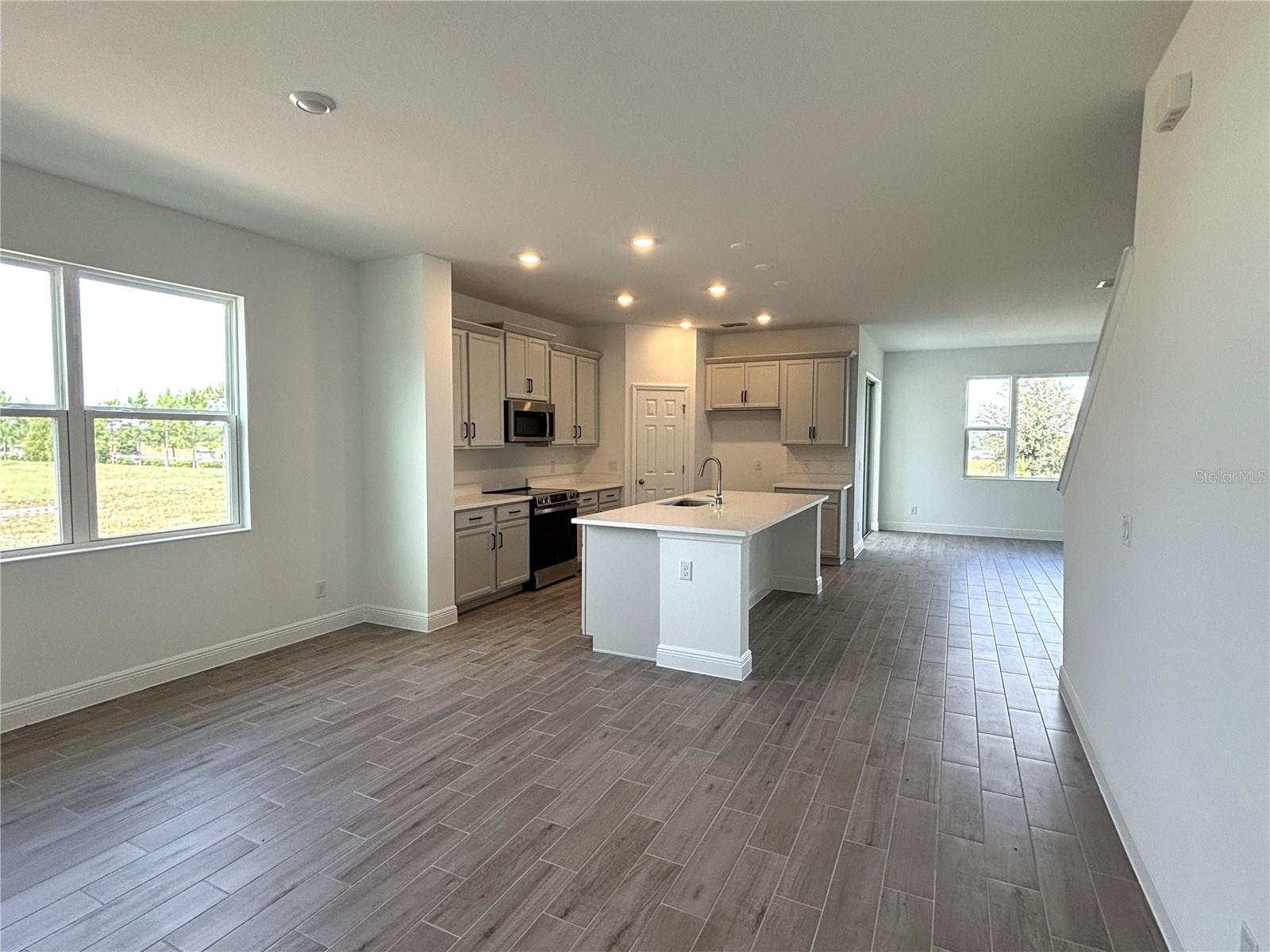 7252 ROLLING LEAF ROAD