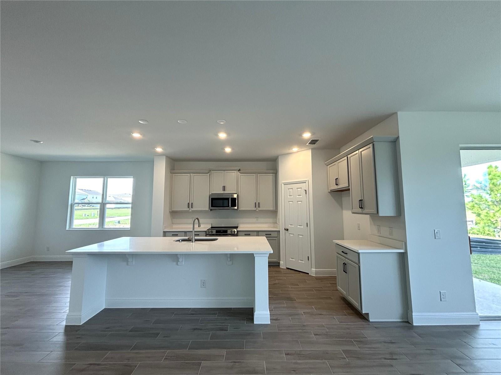 7252 ROLLING LEAF ROAD