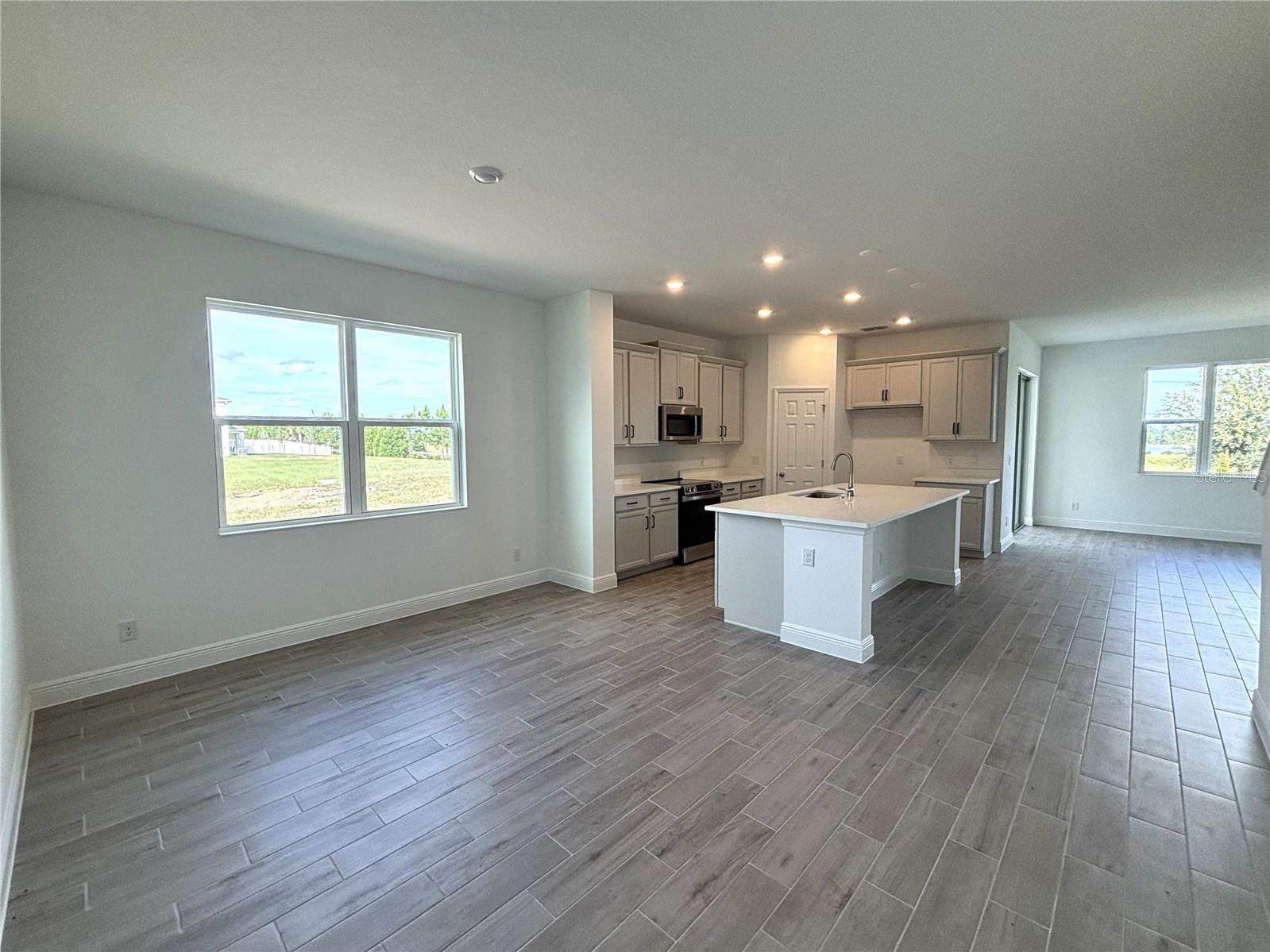 7252 ROLLING LEAF ROAD