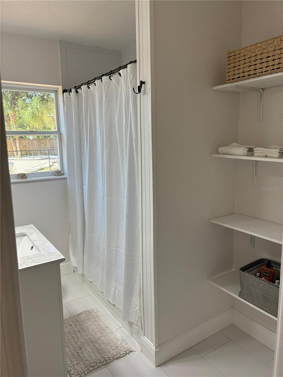 SKY CREST UNIT 5 - Residential Lease