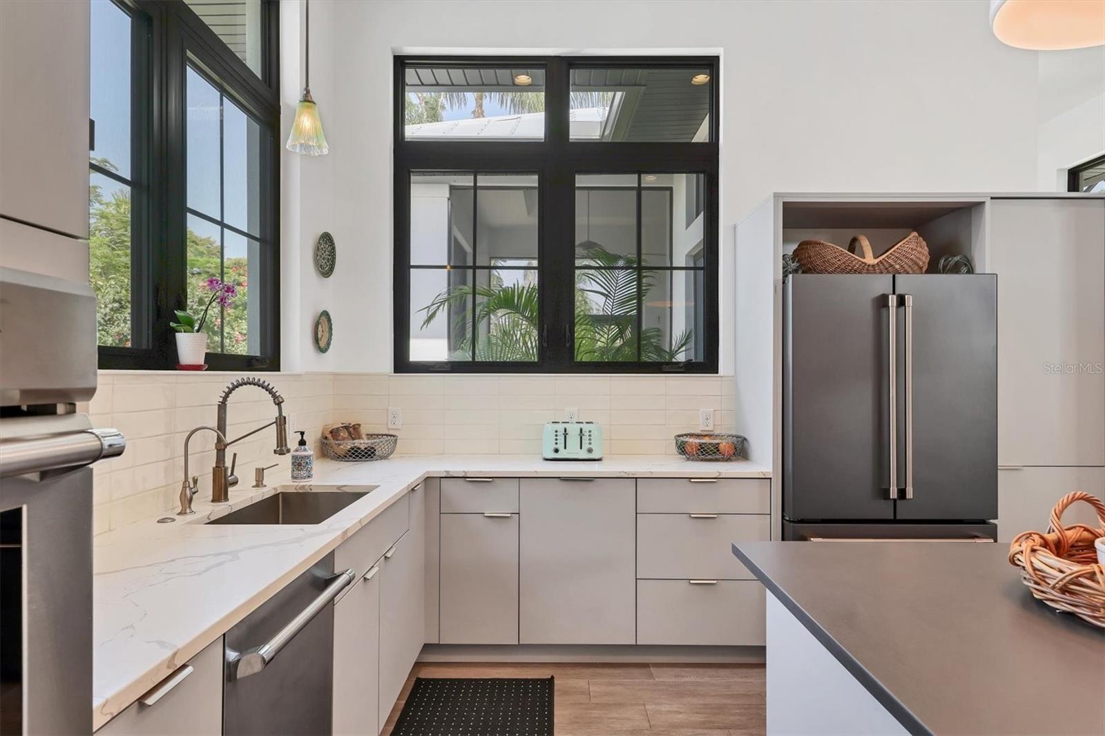 SARASOTA-VENICE CO RIVER SUB - Residential Lease