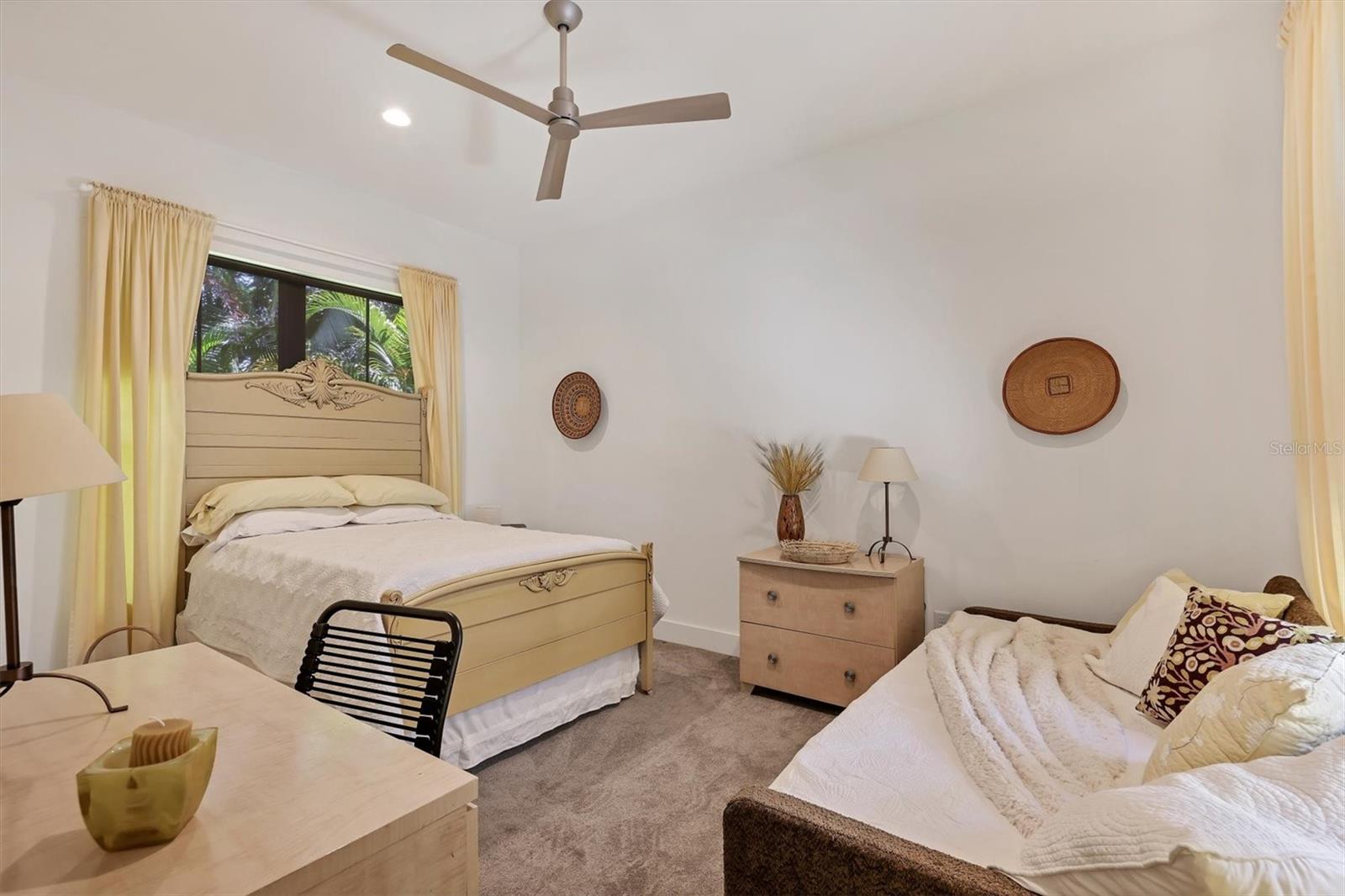 SARASOTA-VENICE CO RIVER SUB - Residential Lease