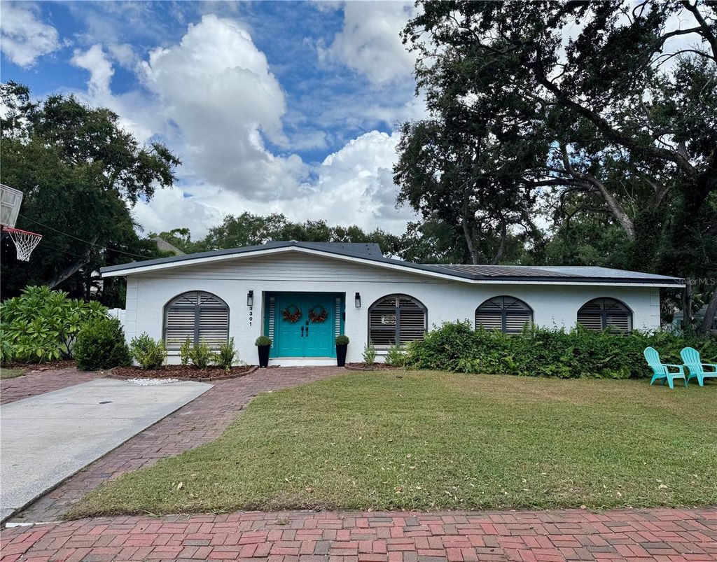 Photo of 3301 W Alline Avenue, Tampa, FL 33611 (MLS # TB8432747)
