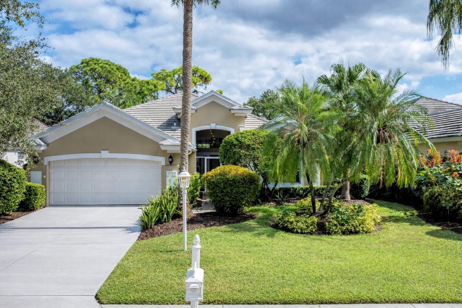 UNIVERSITY PARK COUNTRY CLUB - Residential