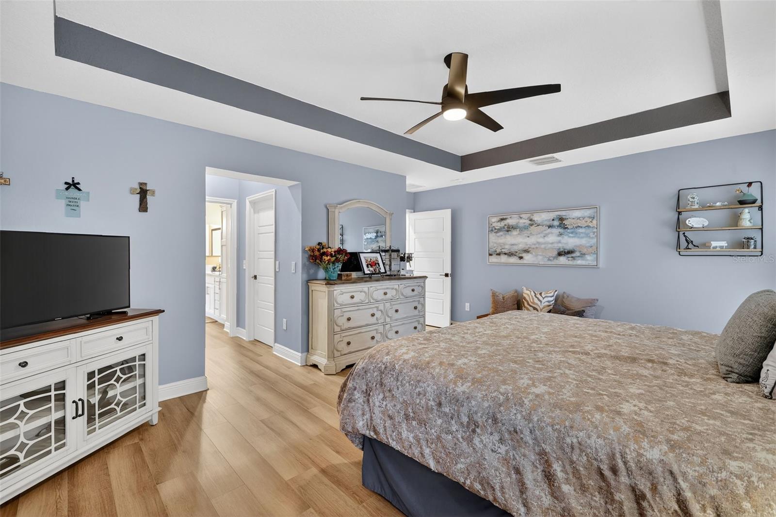 VILLAGE OF LAKE DENHAM - Residential