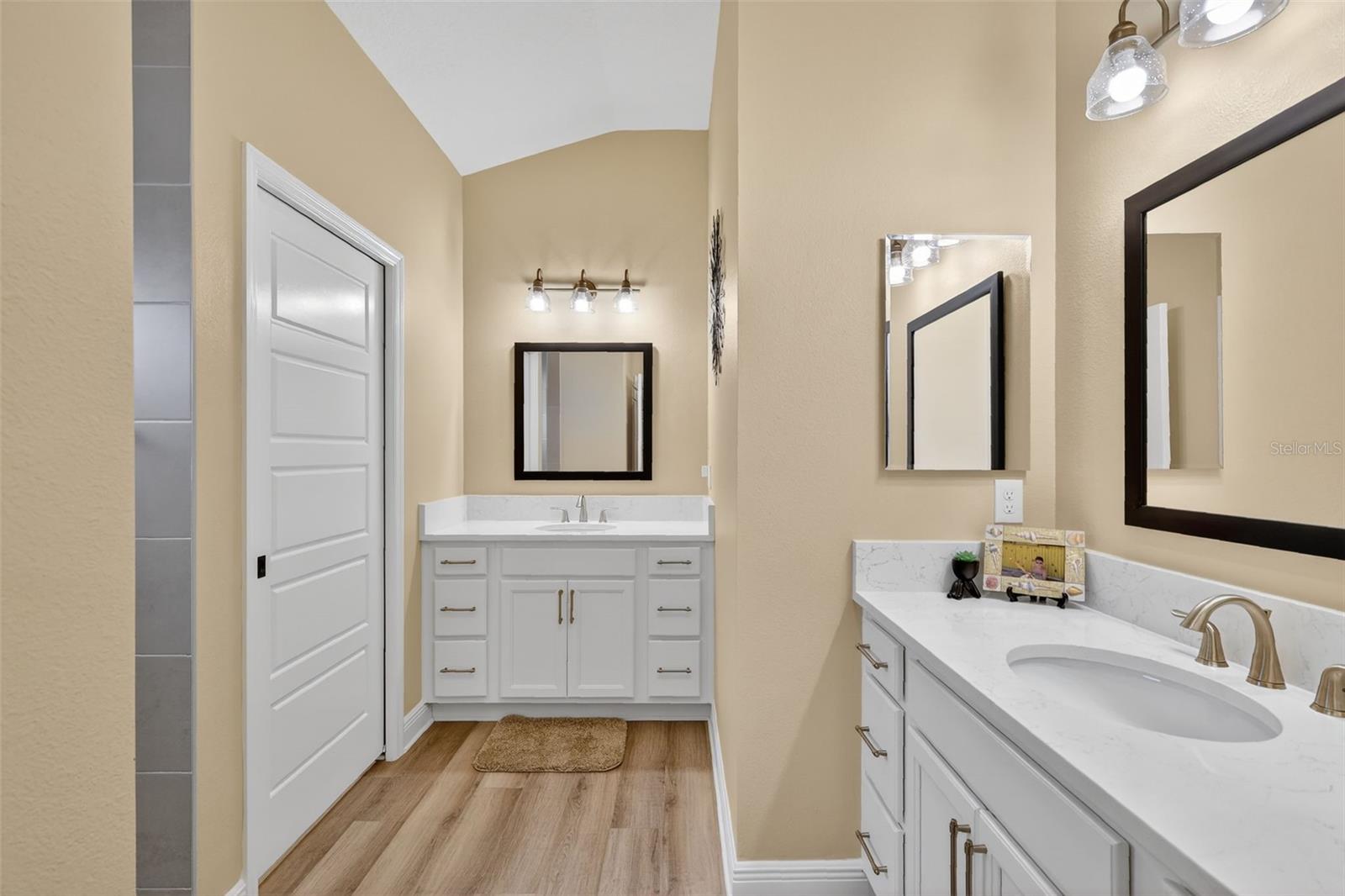 VILLAGE OF LAKE DENHAM - Residential