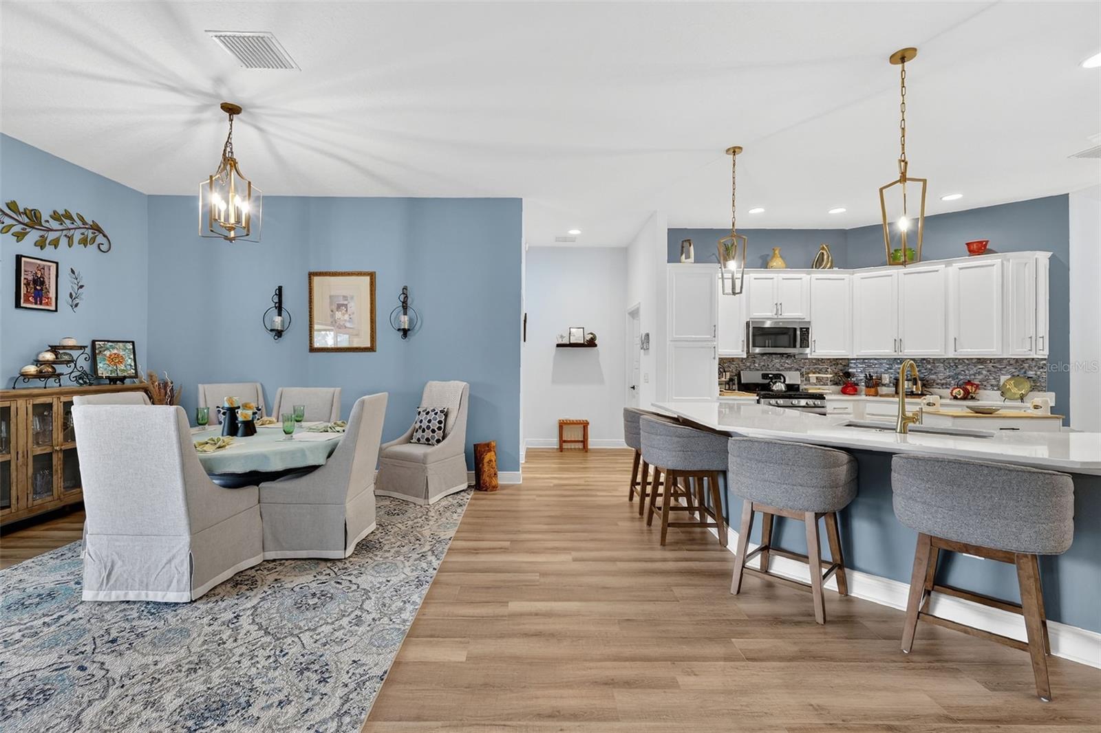 VILLAGE OF LAKE DENHAM - Residential