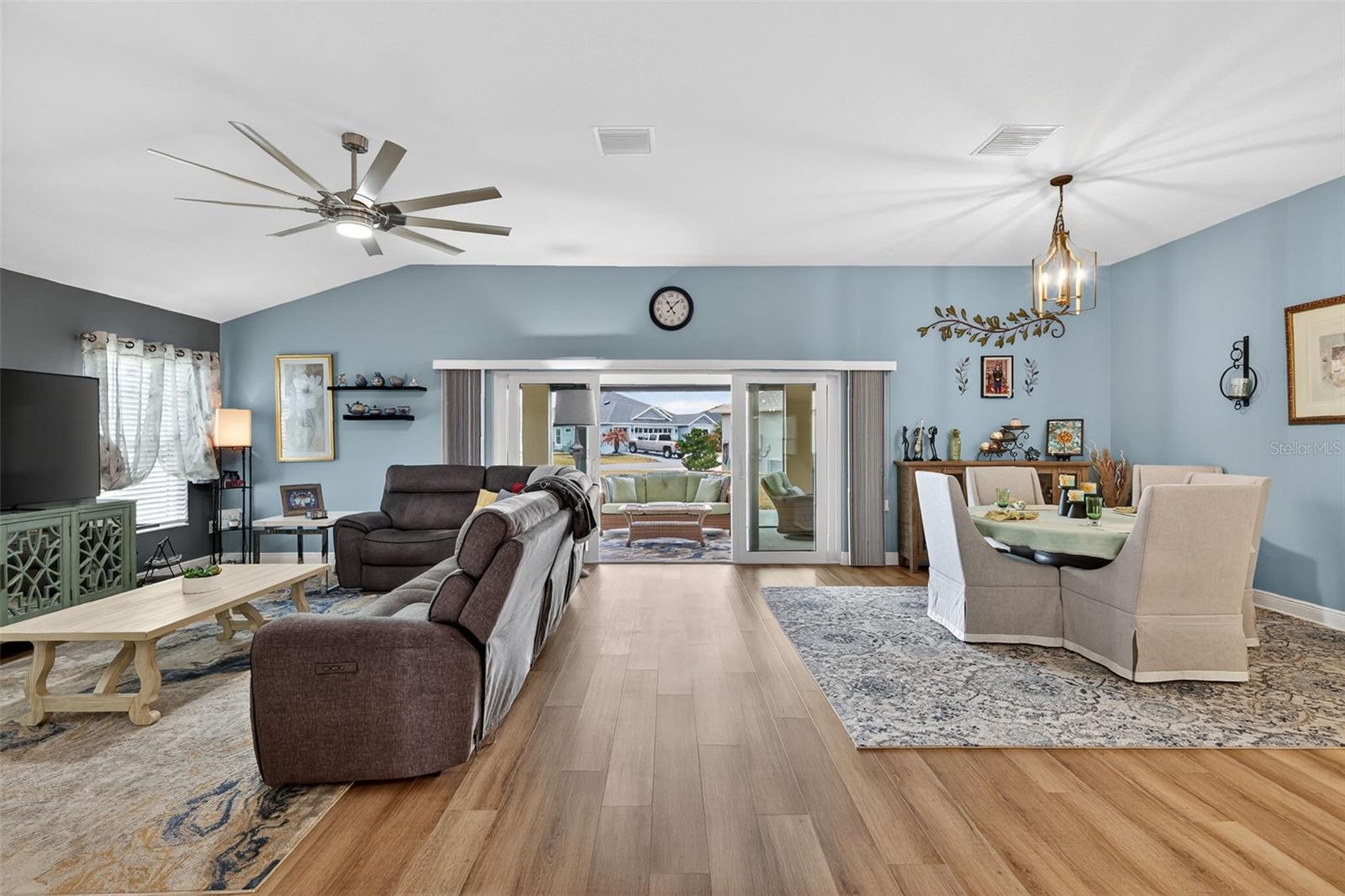 VILLAGE OF LAKE DENHAM - Residential