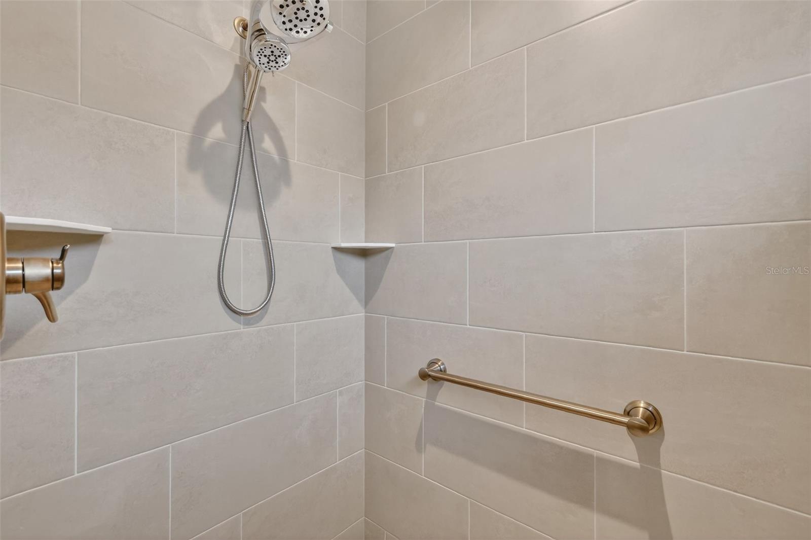 VILLAGE OF LAKE DENHAM - Residential