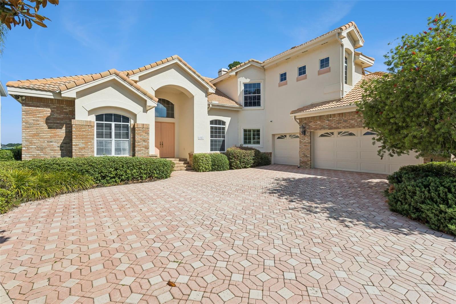 1901 EDGEWATER DRIVE