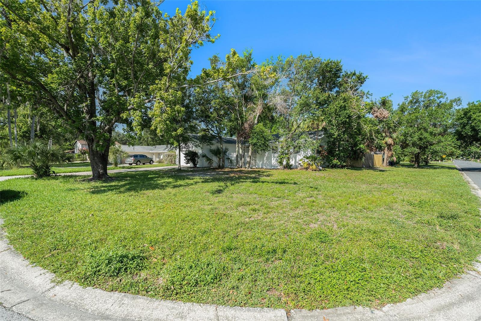 801 LAMONT PLACE
