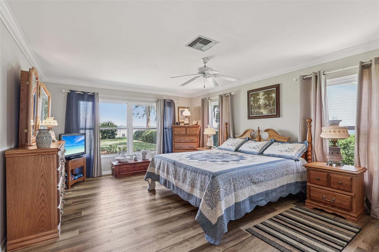 SHIRLEY SHORES - Residential