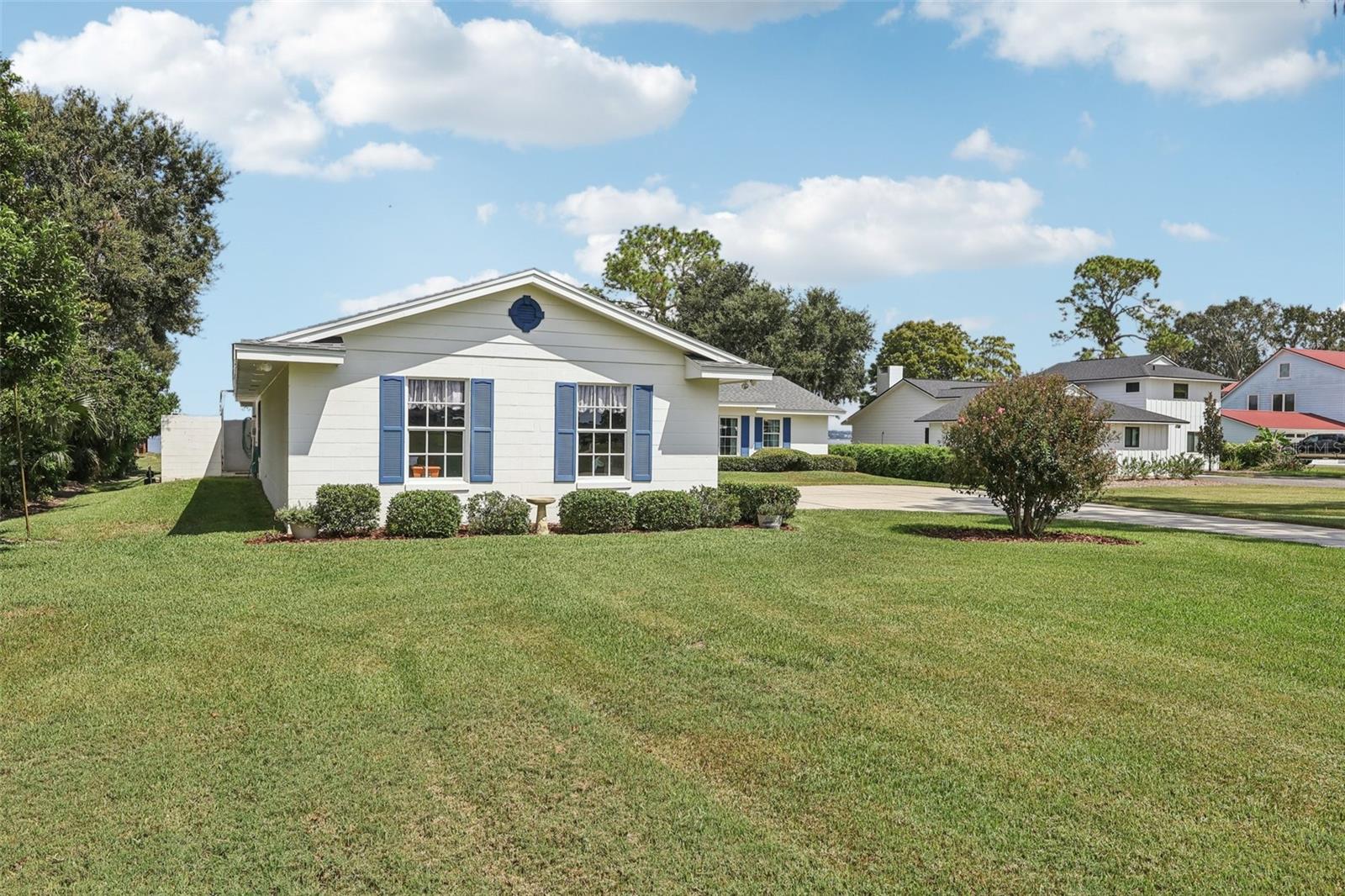 SHIRLEY SHORES - Residential