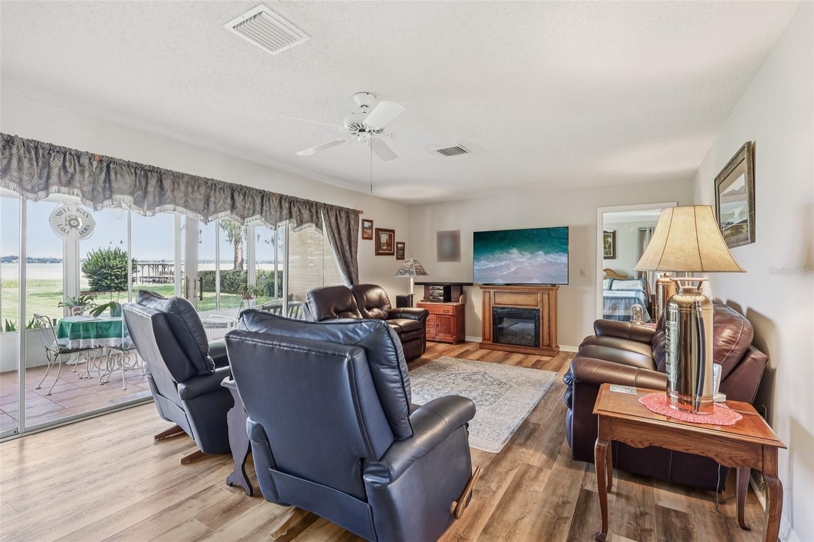 SHIRLEY SHORES - Residential