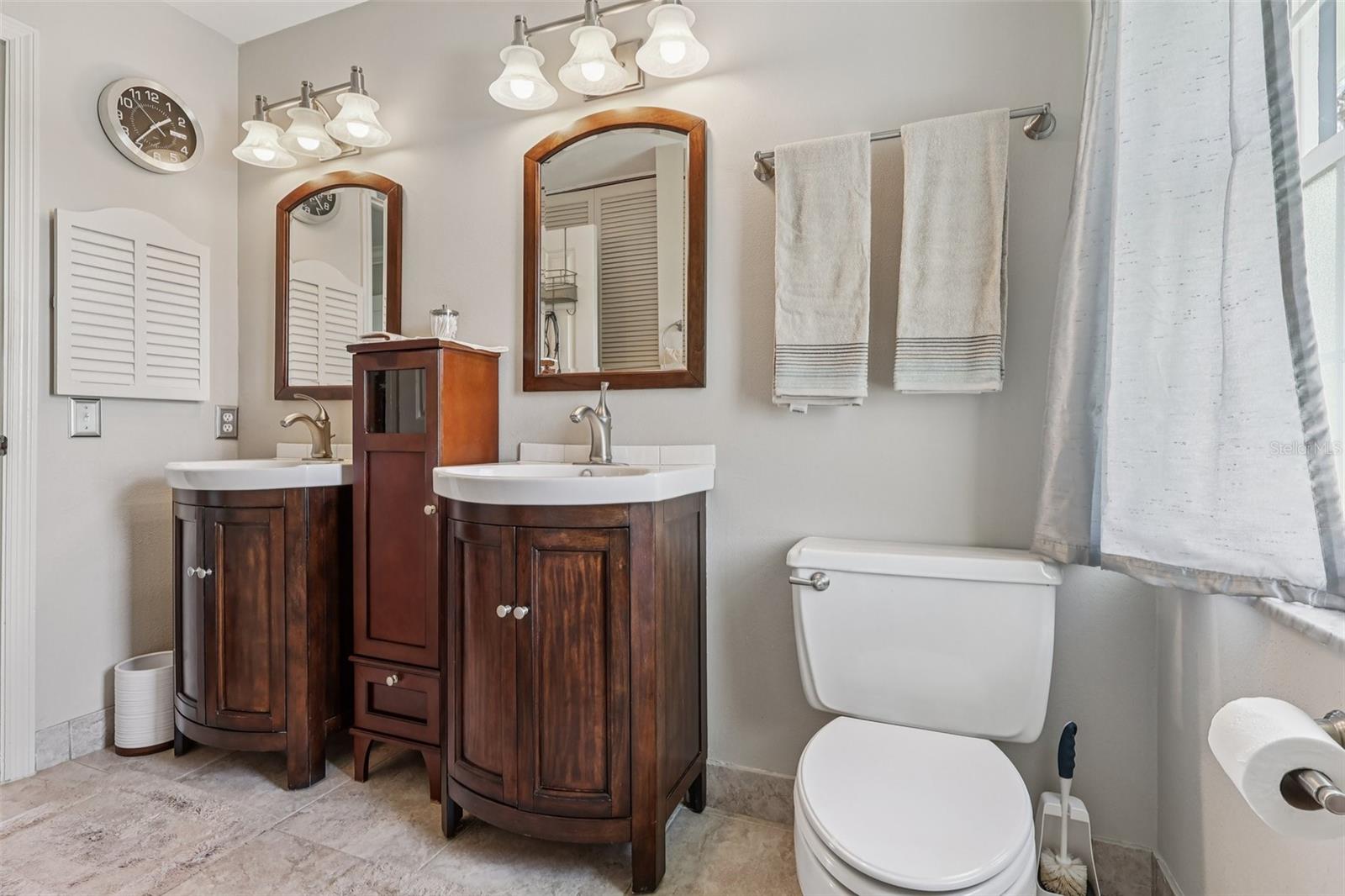 SHIRLEY SHORES - Residential