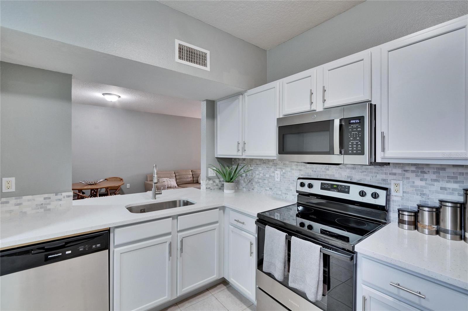 9526 NEWDALE WAY 101