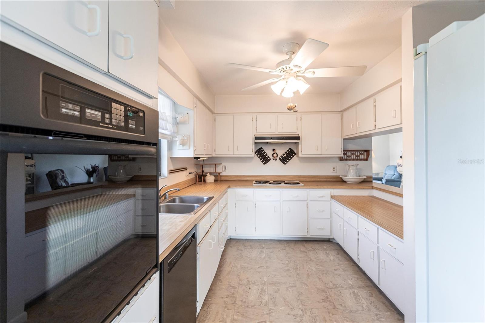 ISLAND ESTATES - Residential