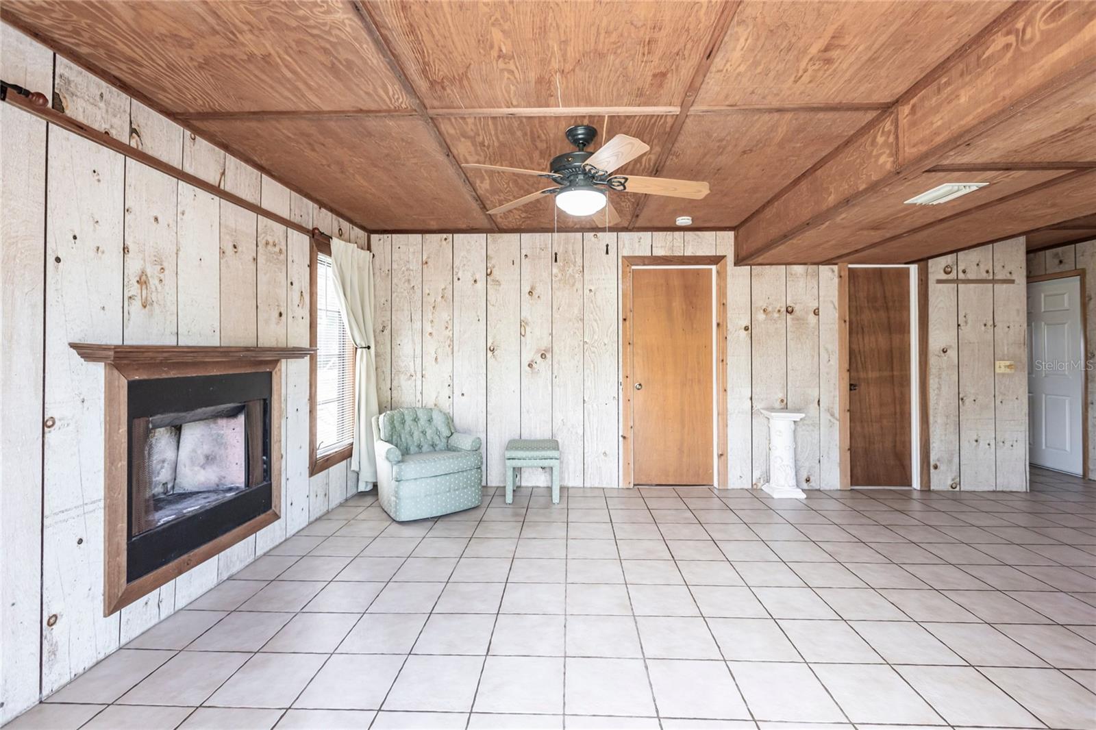 ISLAND ESTATES - Residential