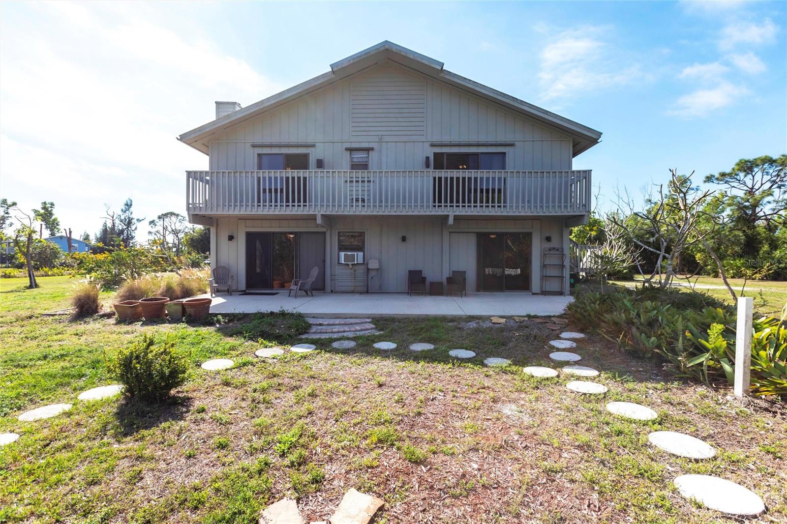 ISLAND ESTATES - Residential