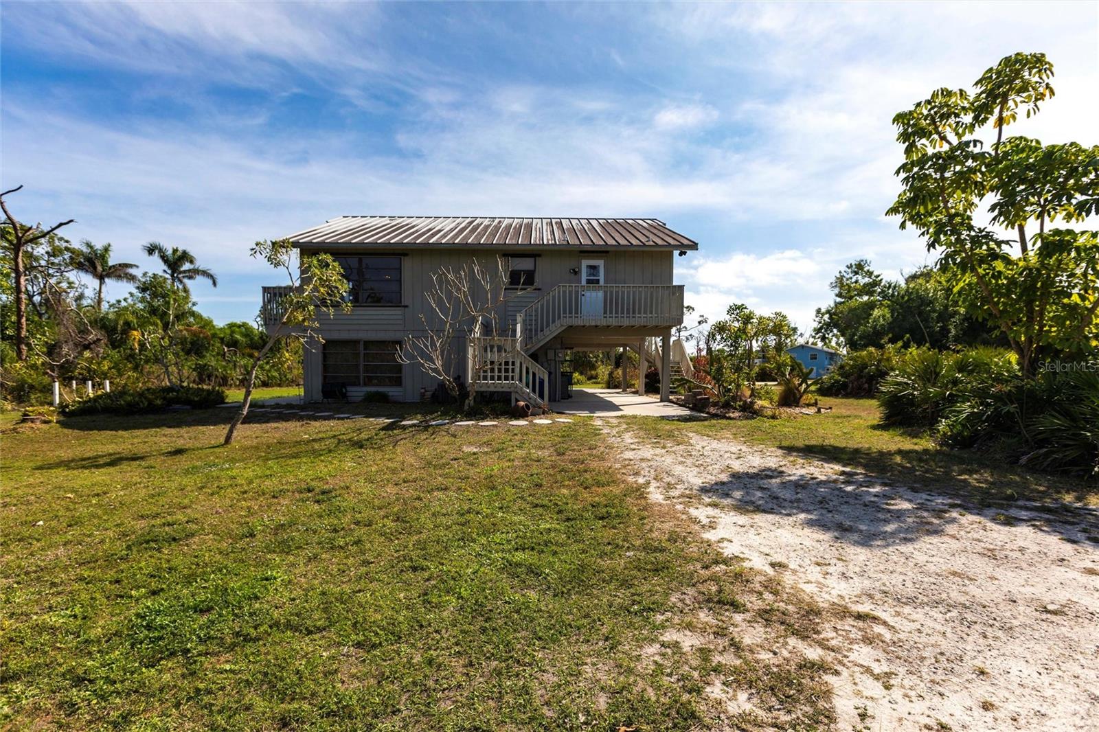 ISLAND ESTATES - Residential