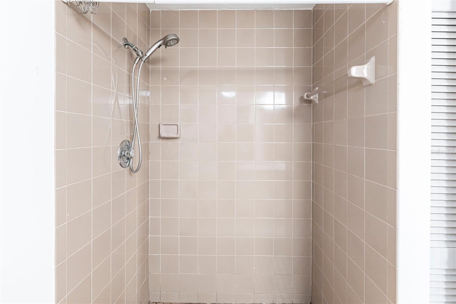 ISLAND ESTATES - Residential