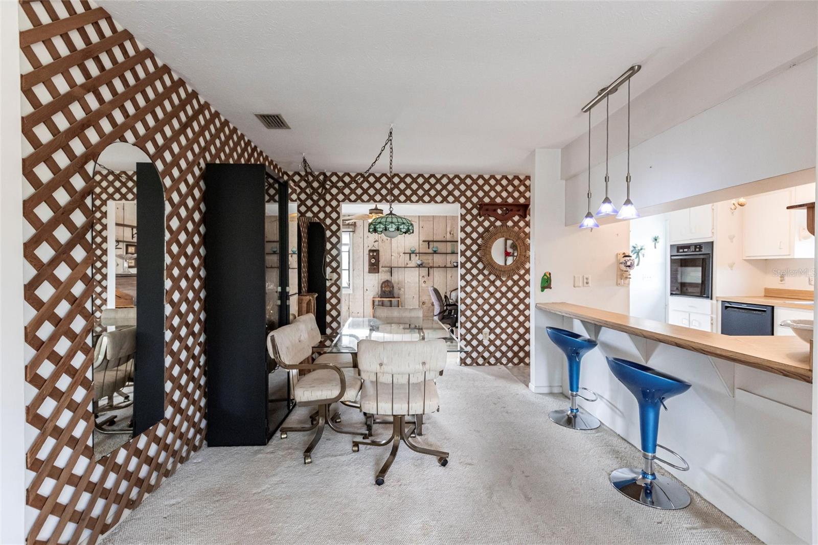 ISLAND ESTATES - Residential