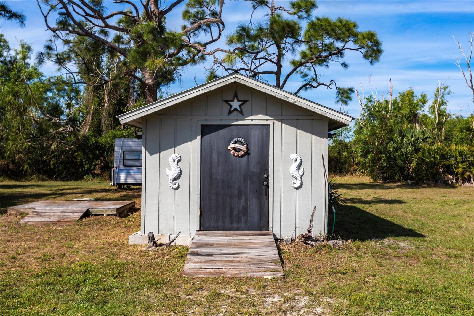 ISLAND ESTATES - Residential