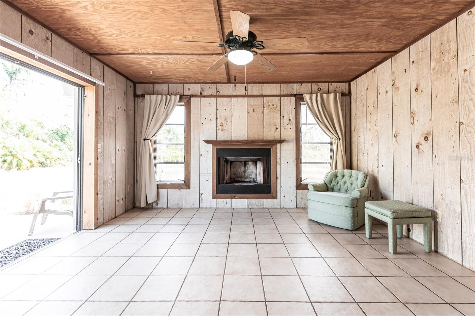 ISLAND ESTATES - Residential