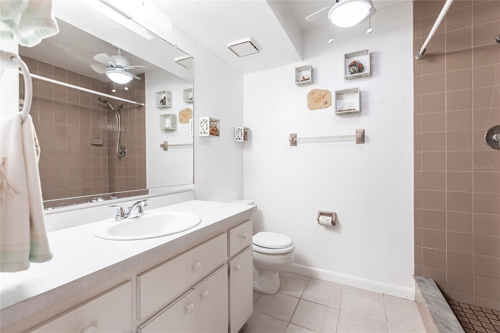 ISLAND ESTATES - Residential