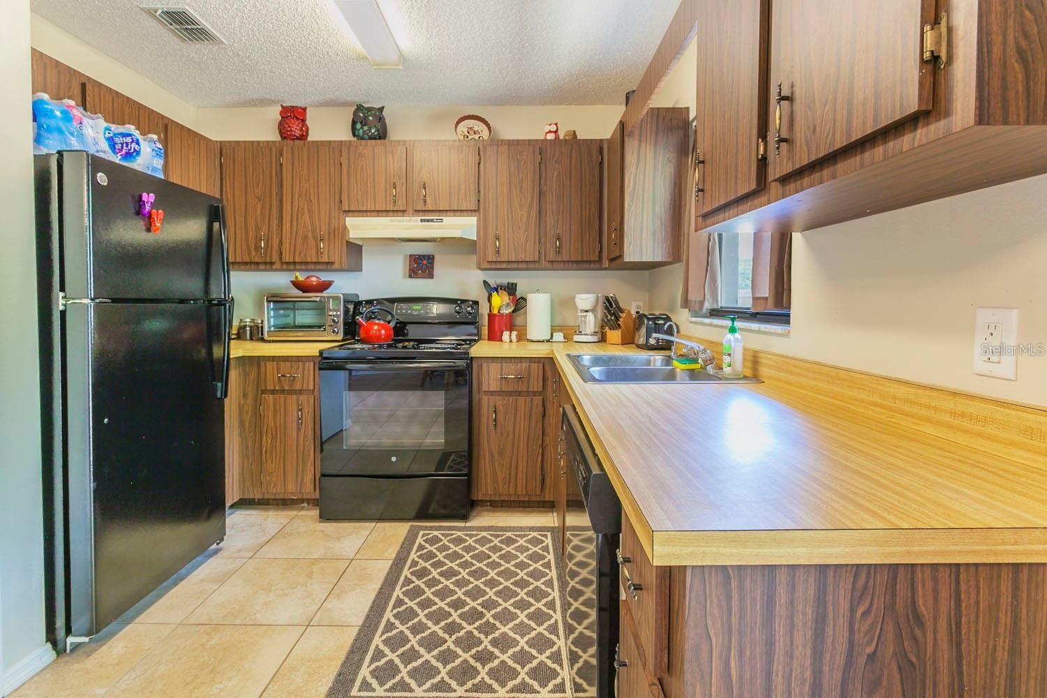 LAKE WEIR GARDENS - Residential