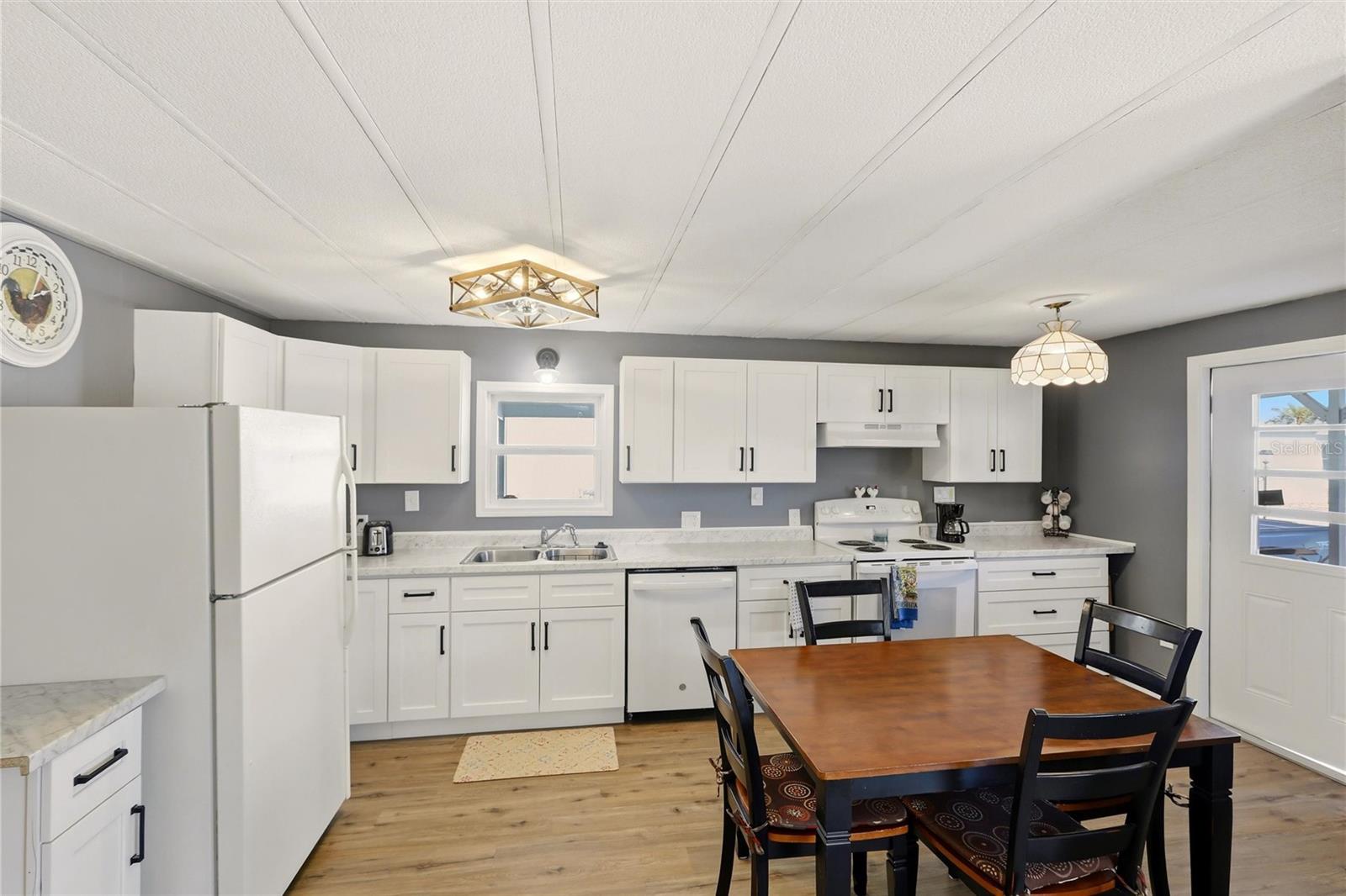 ALLIGATOR PARK COOP - Residential