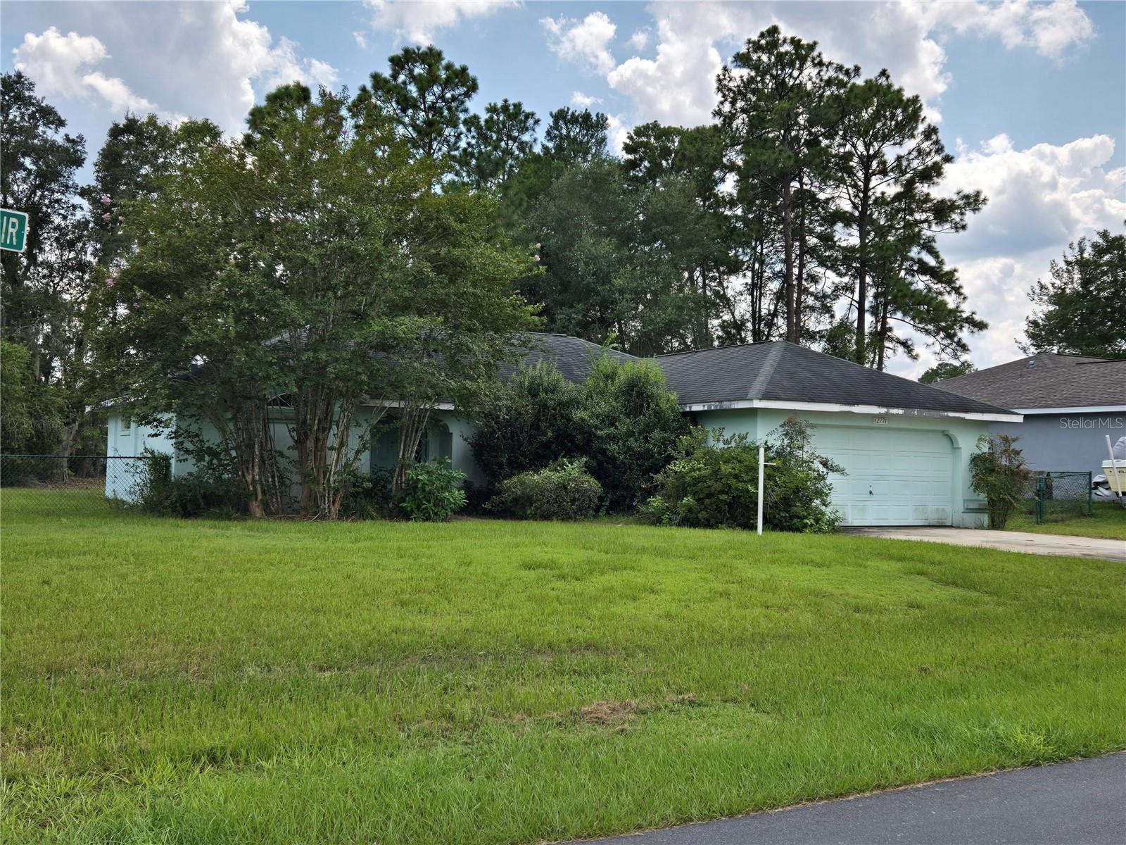 This 3 bed 2 bath 2 car garage home is located on a chain link fenced corner lot. The easy flowing versatile floor plan offers many options. You have a formal dining area & Breakfast nook. Inside laundry room, Split bedroom plan, the primary bedroom has a large walk-in closet.