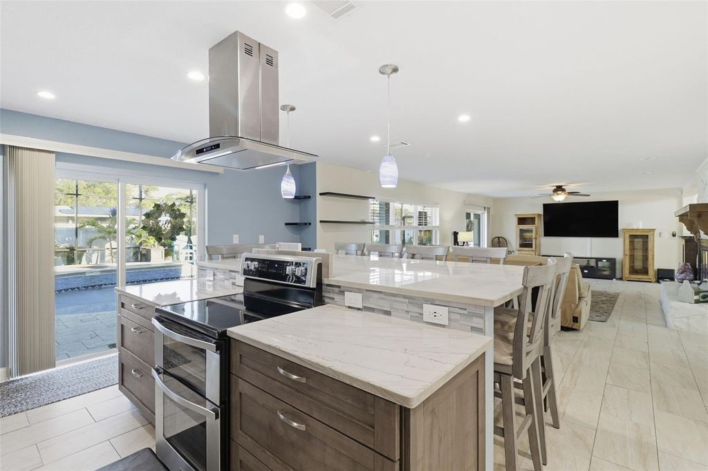 Photo of 2551 Casilla Way S, St Petersburg, FL 33712 (MLS # TB8470658)