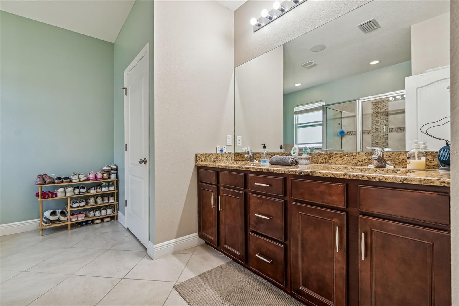 STONELEDGE - Residential