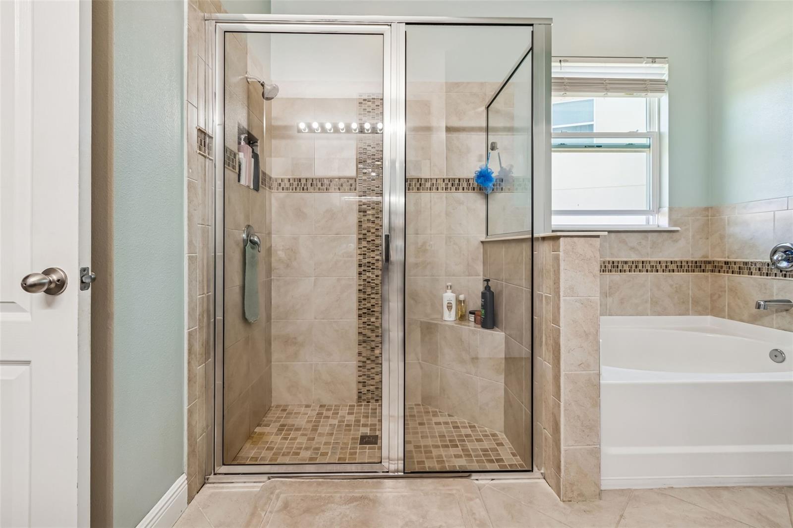 STONELEDGE - Residential