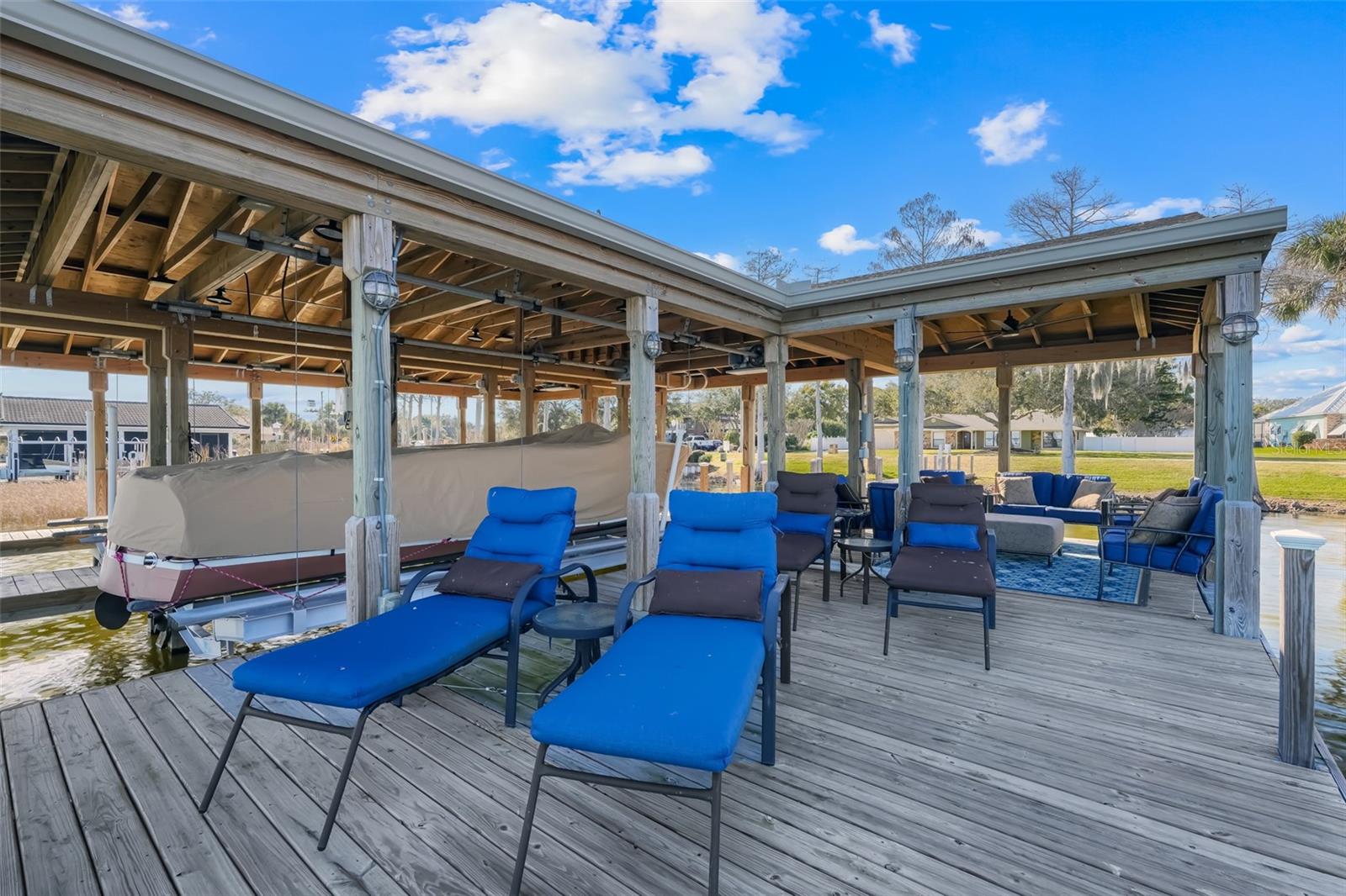 LAKE DORA HARBOUR - Residential