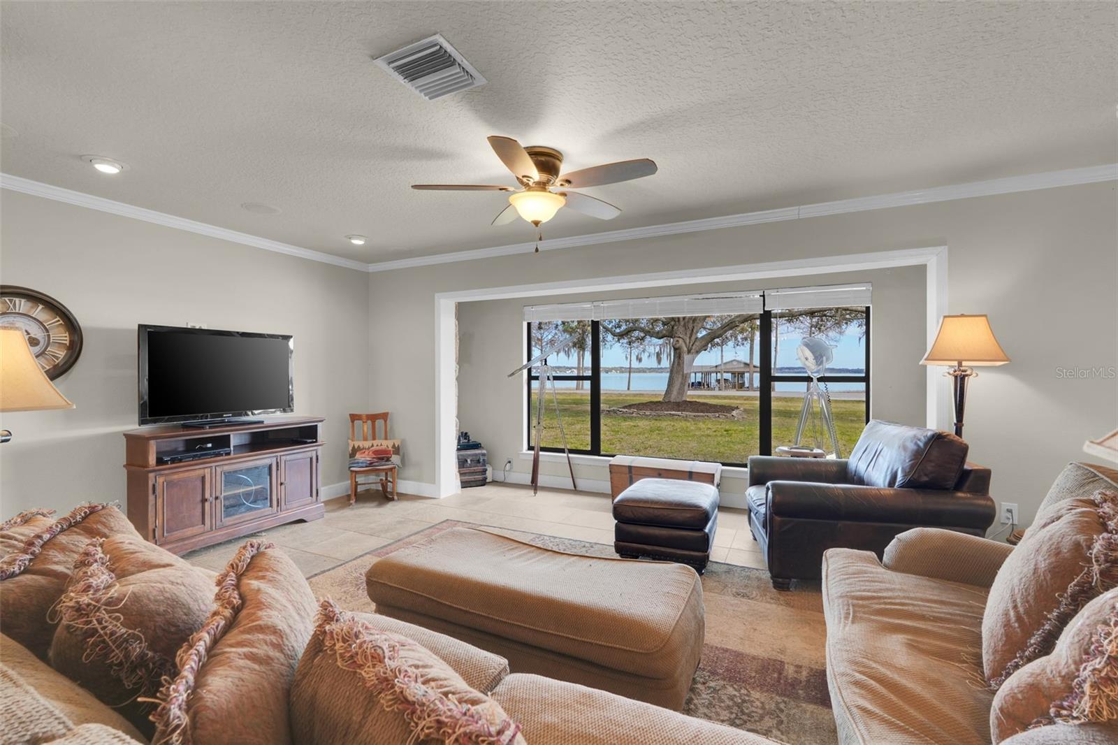 LAKE DORA HARBOUR - Residential