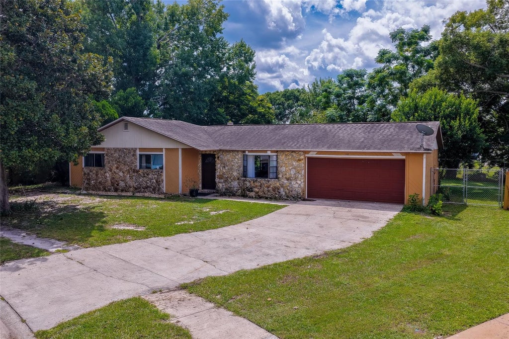 Photo of 146 Westwood Drive, Daytona Beach, FL 32119 (MLS # V4951159)