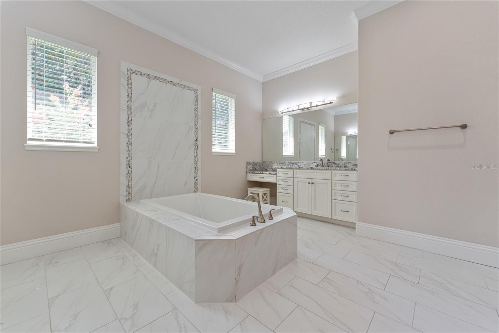 KEENES POINTE UN #11 - Residential