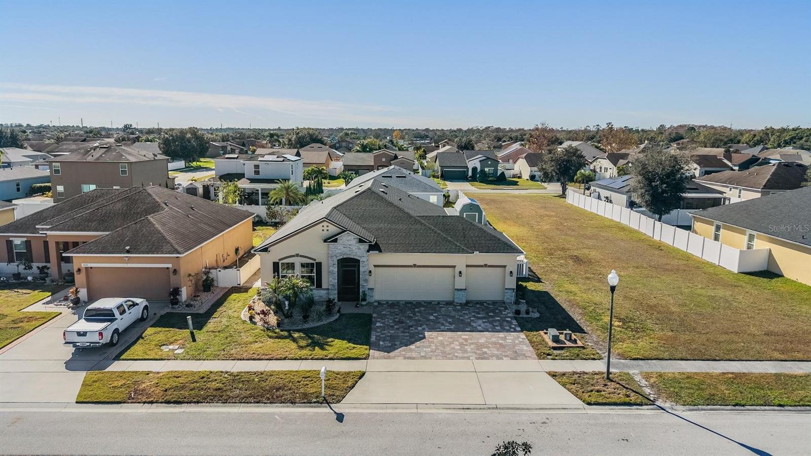 DORAL POINTE NORTH - Residential