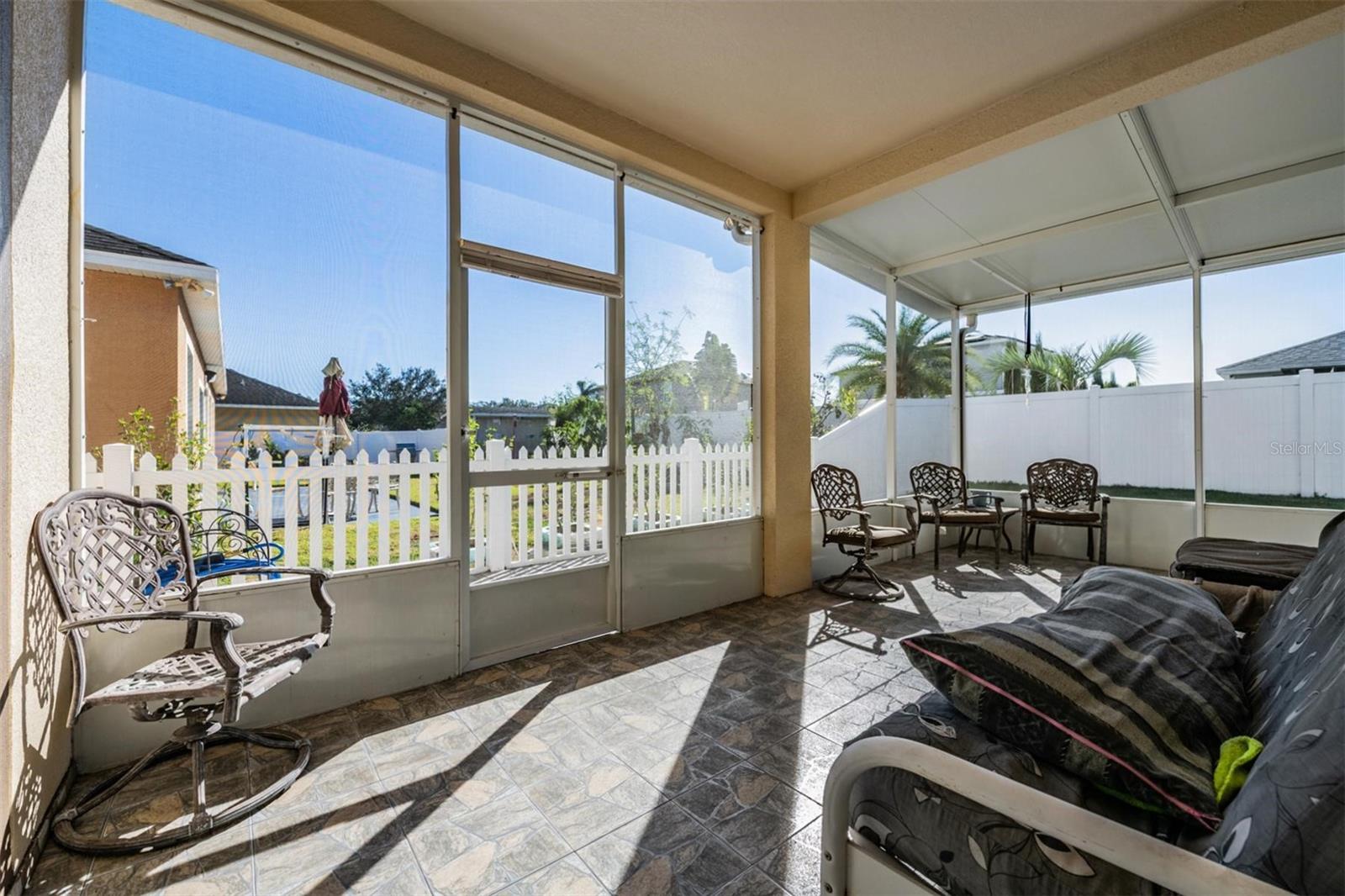 DORAL POINTE NORTH - Residential