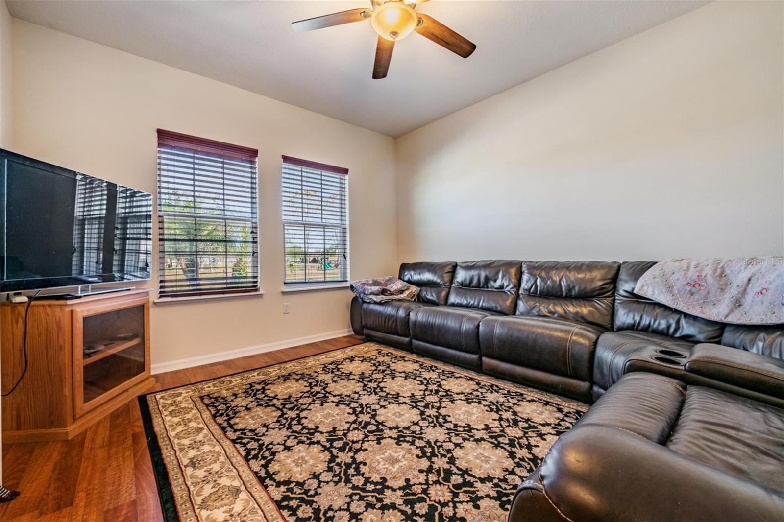 DORAL POINTE NORTH - Residential