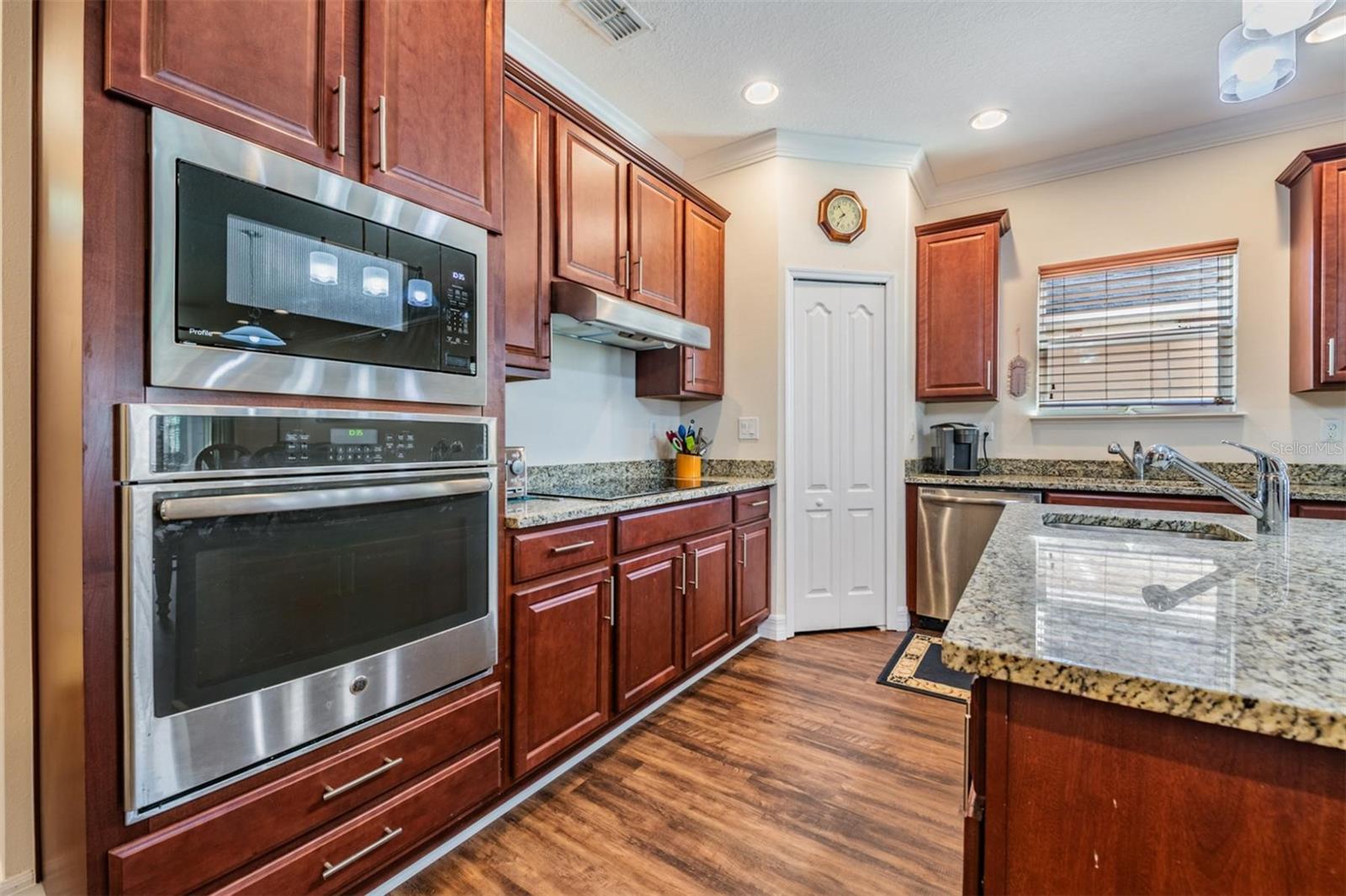 DORAL POINTE NORTH - Residential