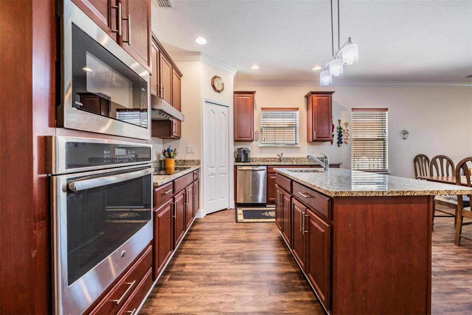 DORAL POINTE NORTH - Residential