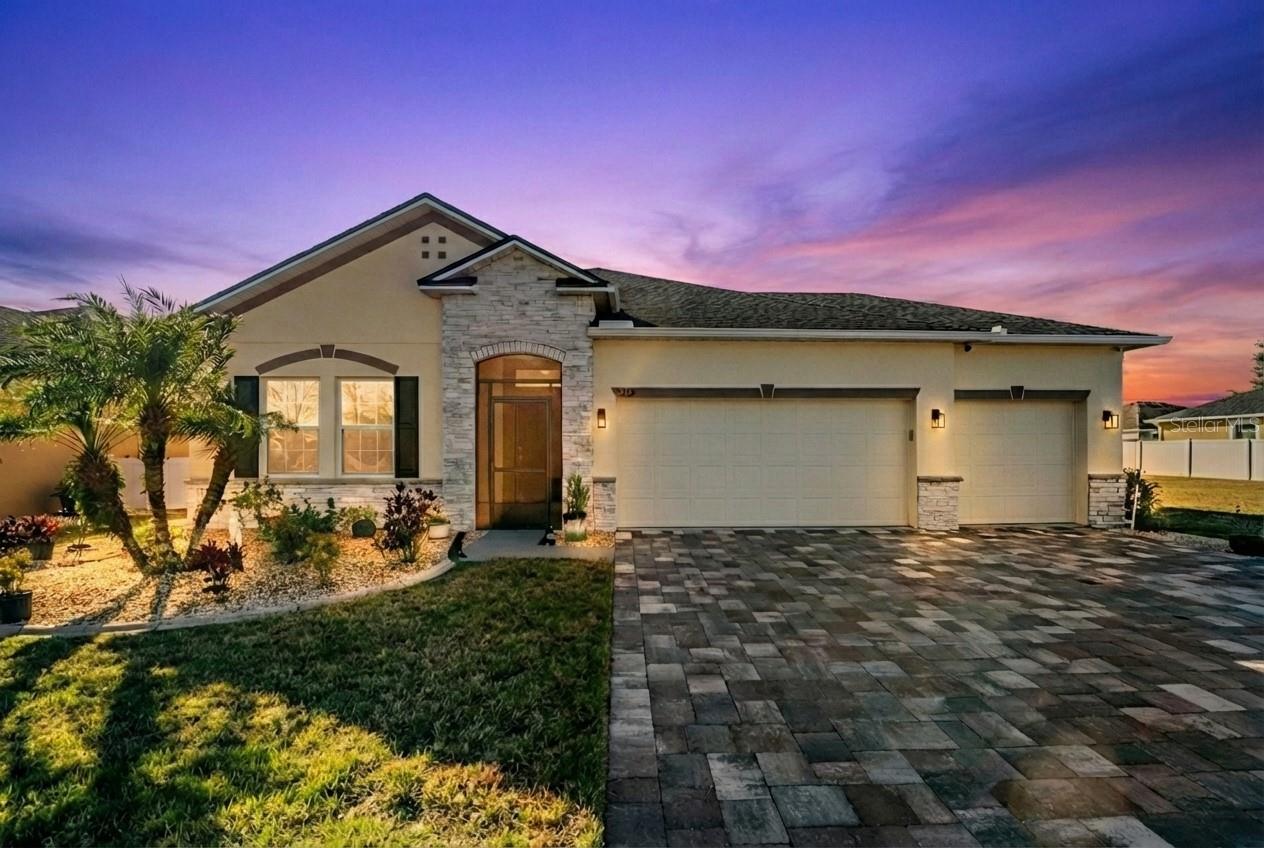 DORAL POINTE NORTH - Residential