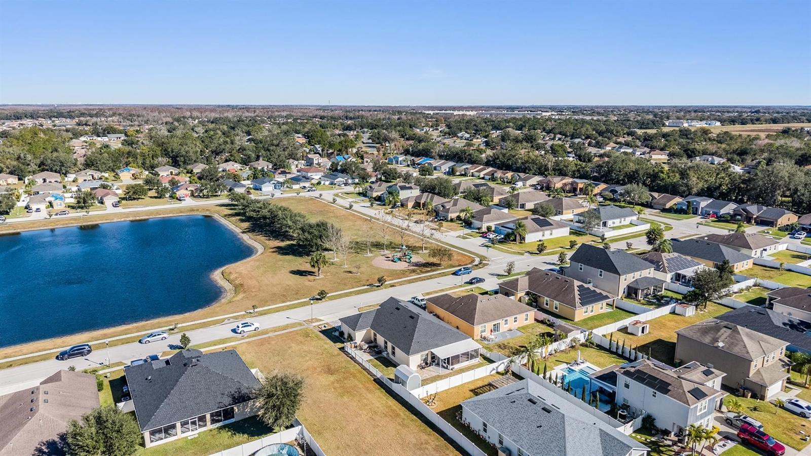 DORAL POINTE NORTH - Residential