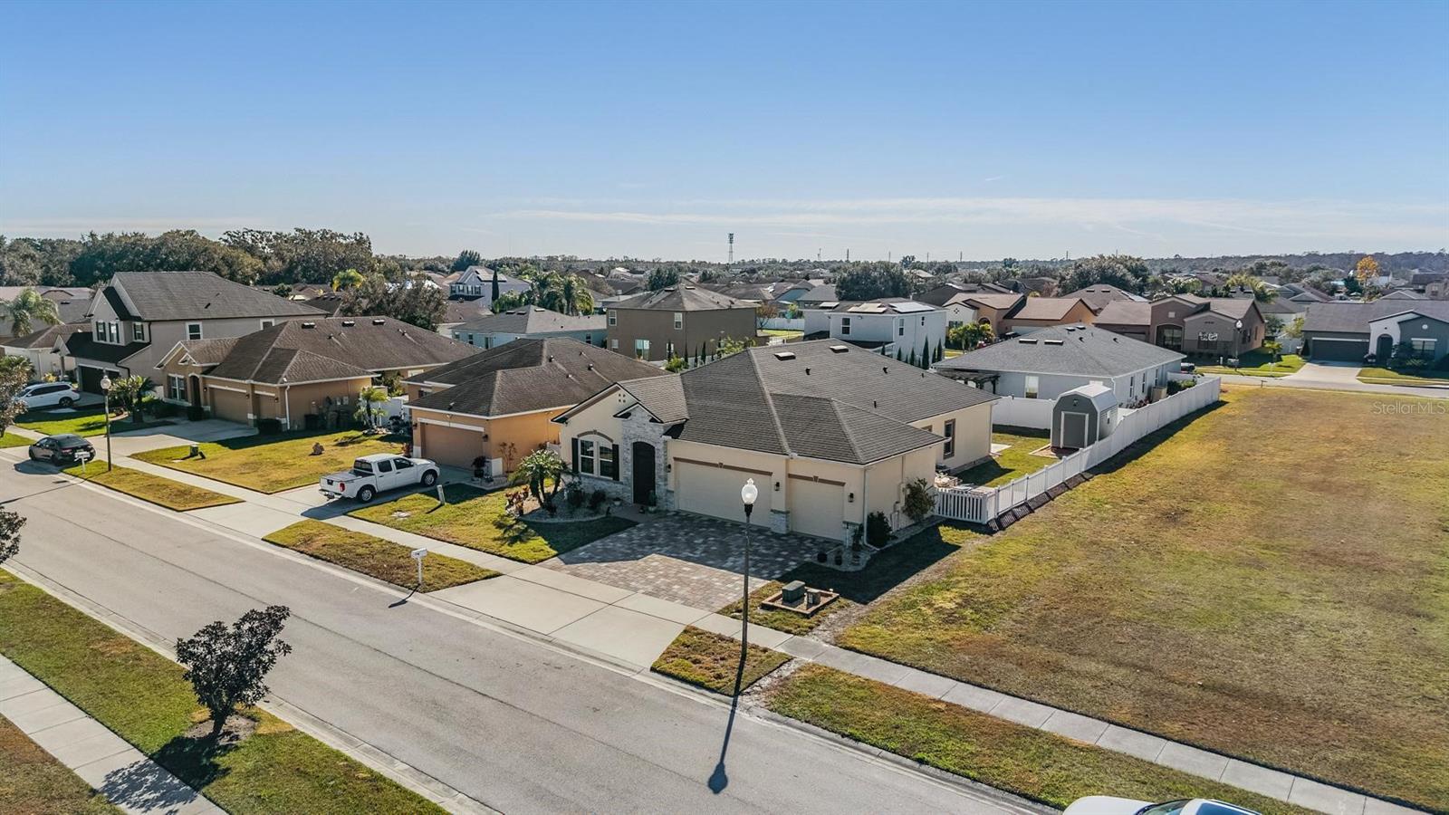 DORAL POINTE NORTH - Residential