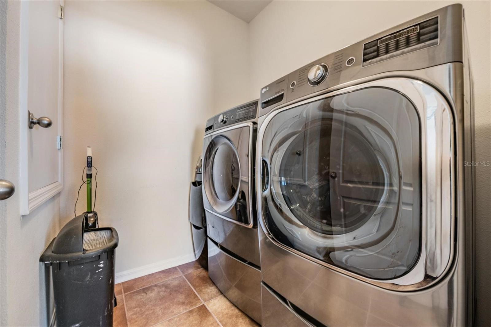 DORAL POINTE NORTH - Residential